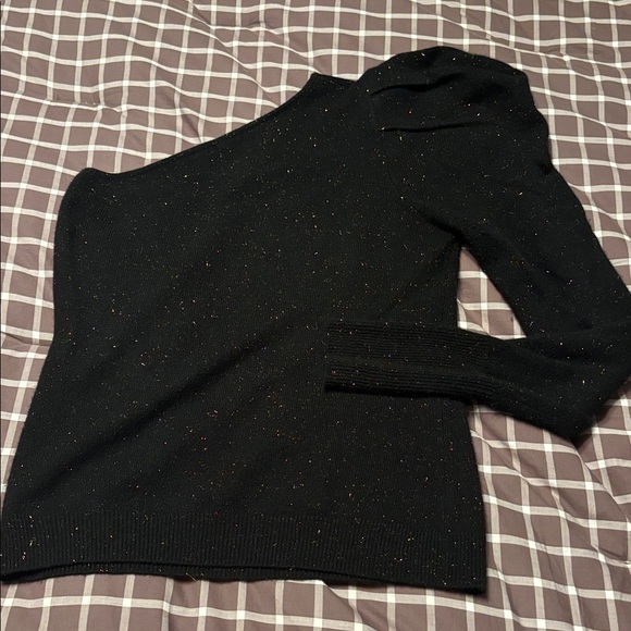 Autumn cashmere 1 shoulder sweater - Picture 7 of 8